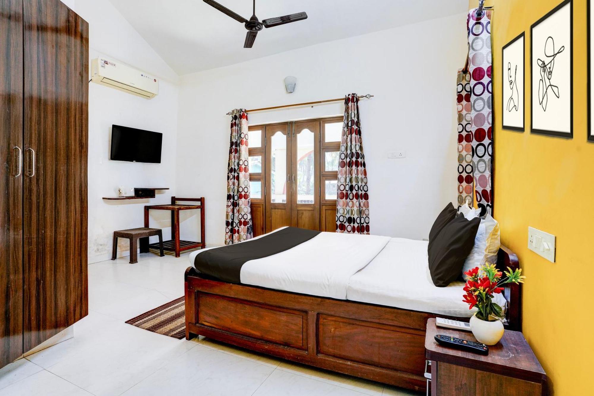 Oyo Flagship Triple Beach Guest House Benaulim Esterno foto