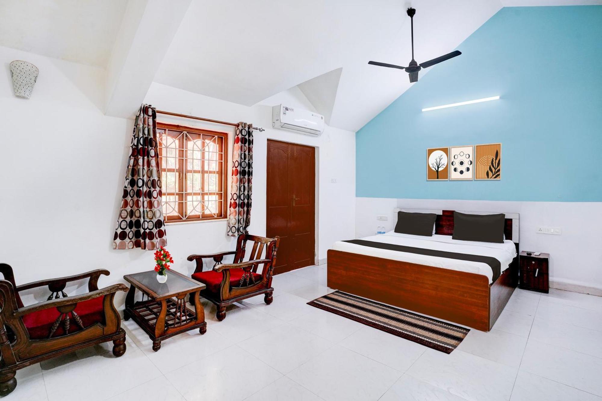 Oyo Flagship Triple Beach Guest House Benaulim Esterno foto