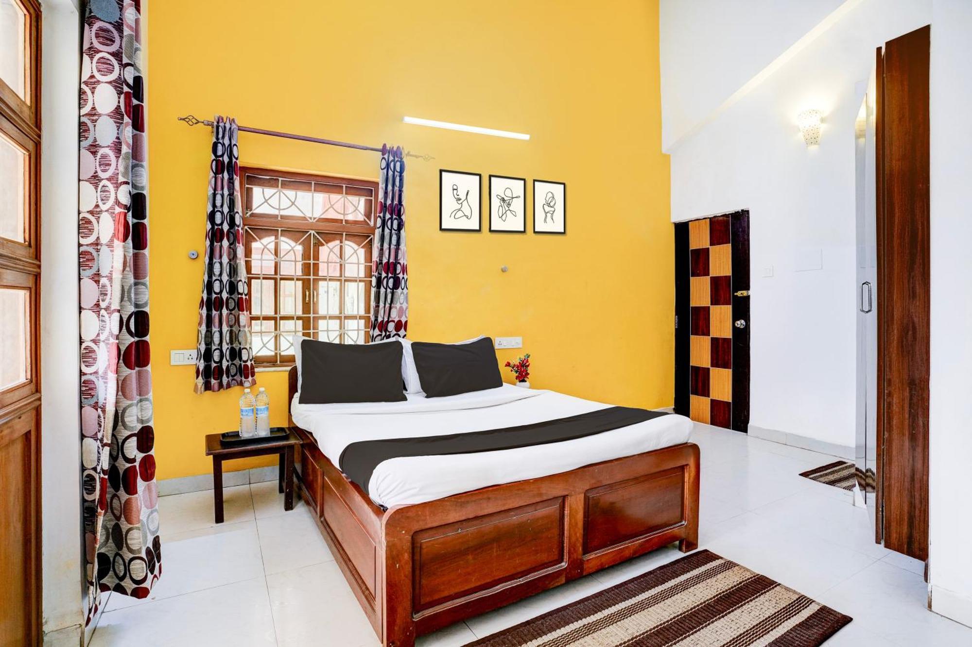 Oyo Flagship Triple Beach Guest House Benaulim Esterno foto