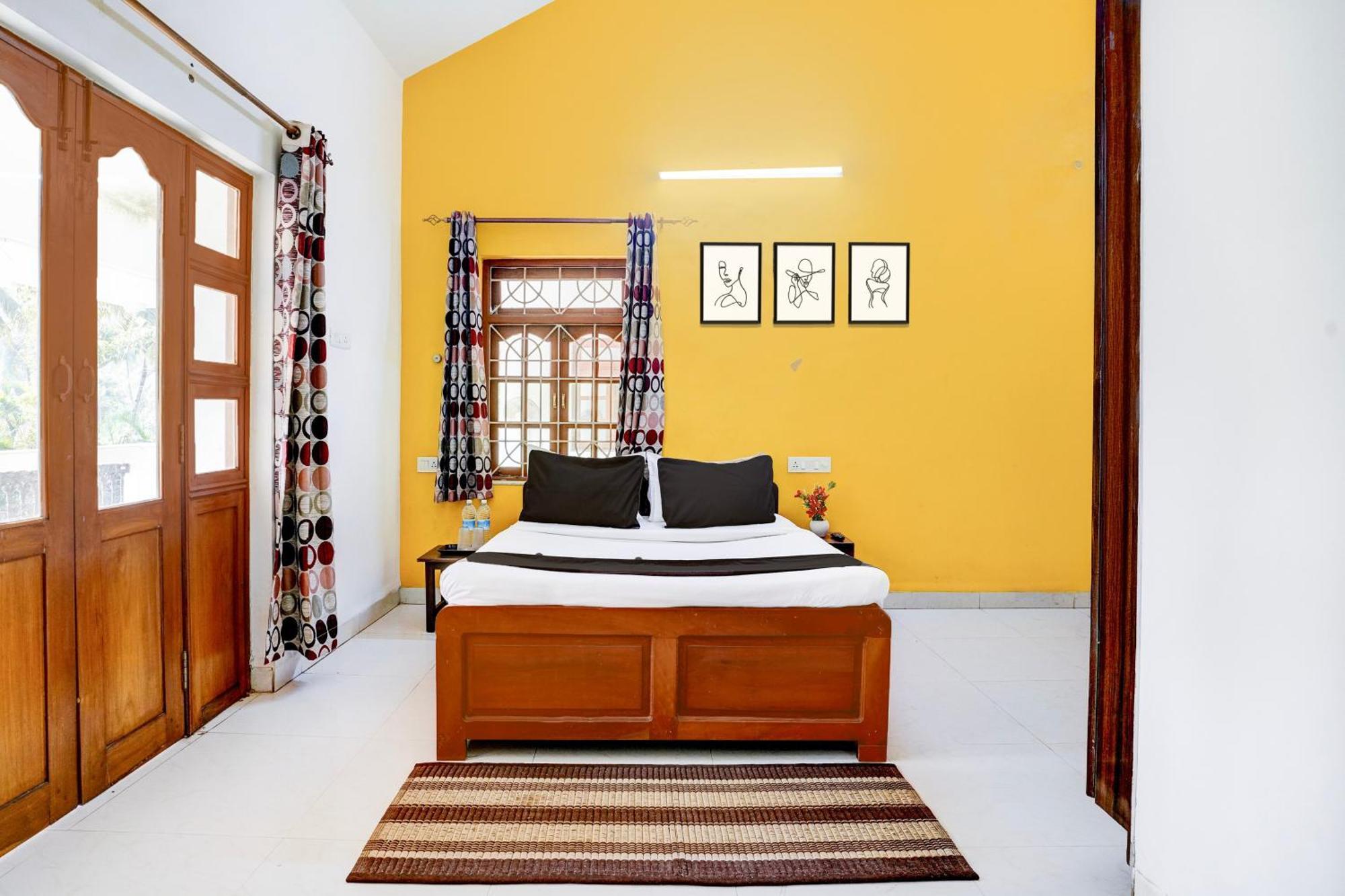 Oyo Flagship Triple Beach Guest House Benaulim Esterno foto