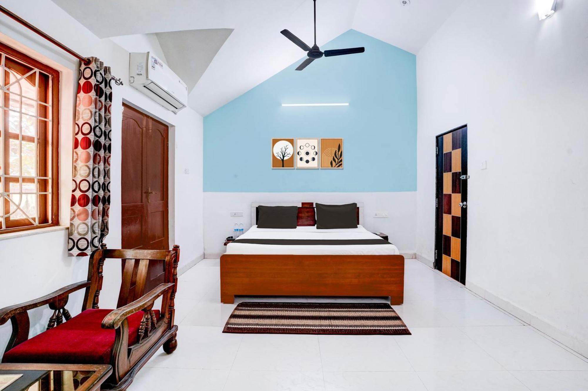 Oyo Flagship Triple Beach Guest House Benaulim Esterno foto