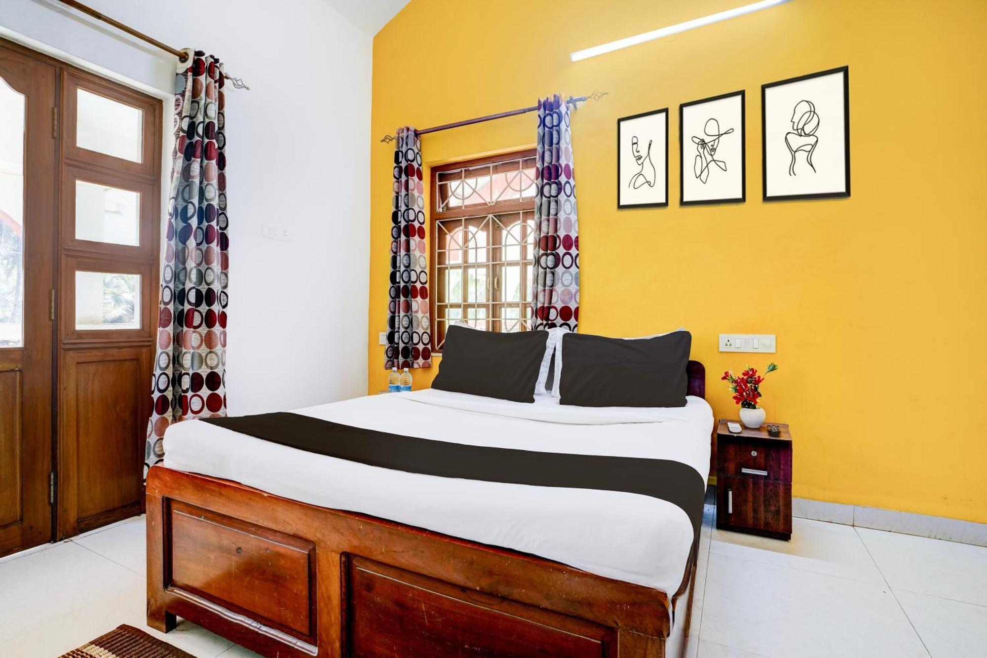 Oyo Flagship Triple Beach Guest House Benaulim Esterno foto