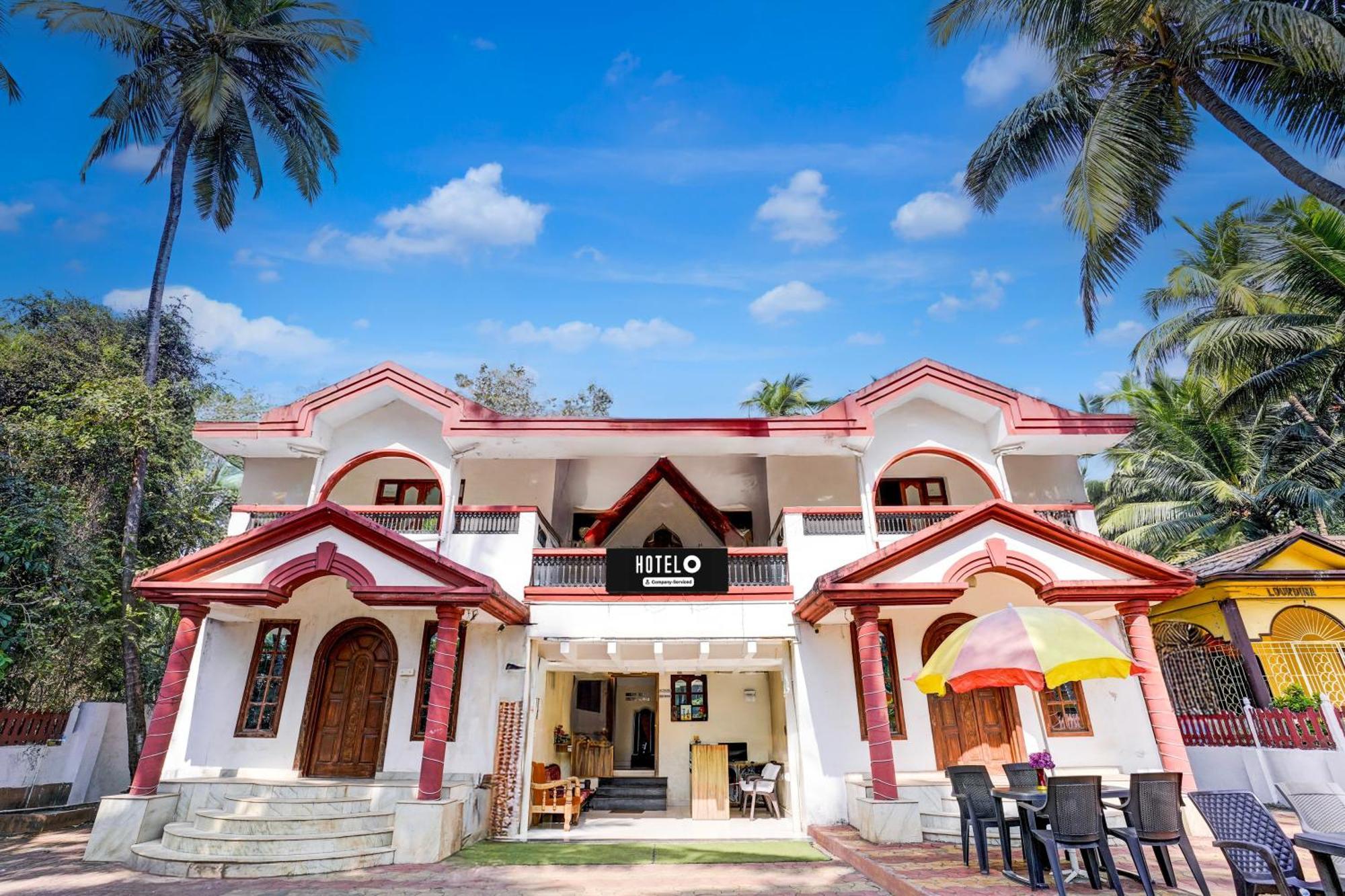 Oyo Flagship Triple Beach Guest House Benaulim Esterno foto